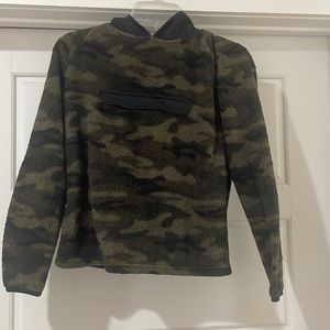 Boys Hooded camo pullover